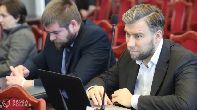 Łódź. Radny PiS o wpisach wiceszefa Rady Miejskiej z PO na Twitterze: to skandal; rozważymy jakie poczynić kroki