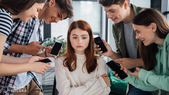 Po pandemii problem nastoletniej przemocy w social mediach nasilił się