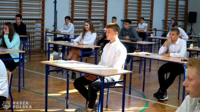 Na egzaminach nie będą w tym roku obowiązywały specjalne wytyczne sanitarne