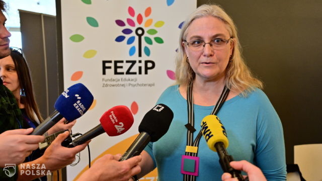 Psycholog: kontakt dzieci ze smartfonami bardzo zaburza rozwój