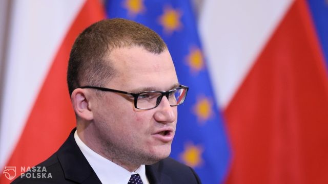 Szefernaker ws. incydentów na kolei: Przedwyborcza destabilizacja