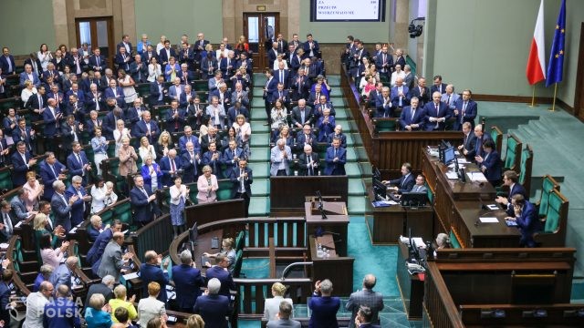 Sejm zgodził się, aby prezydent RP ratyfikował akcesję Szwecji i Finlandii do NATO
