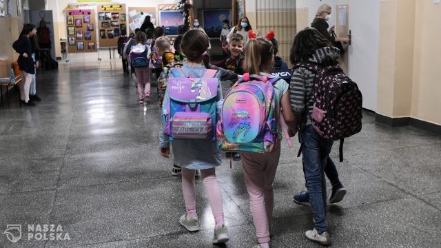 Od 1 lipca w ramach programu „Dobry start” przyznano ponad 560 tys. świadczeń
