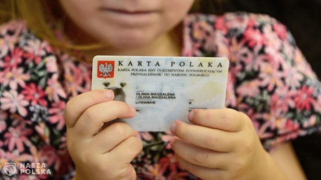 Obywatele Ukrainy będą mogli złożyć wniosek o Kartę Polaka w 16 urzędach wojewódzkich