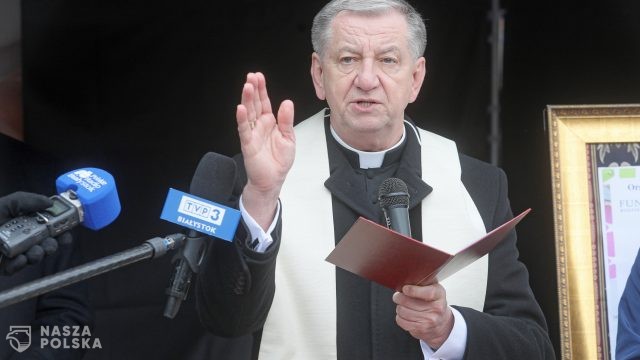 Abp Guzdek do wiernych: przepraszam za zachowanie księdza i zapewniam, że nie ma zgody na takie postępowanie