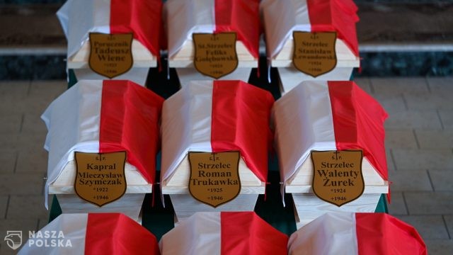 Podkarpackie: pochowano 14 żołnierzy, którzy zostali zamordowani w 1946 r. przez UPA