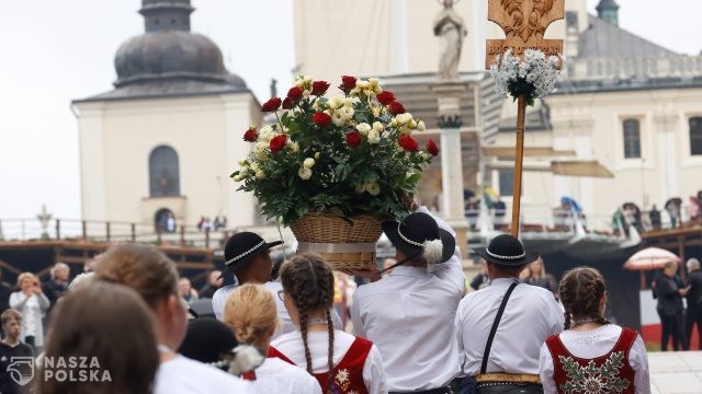 Abp Jędraszewski: żyć w prawdzie to odrzucać zalewającą nas falę kłamstw, półprawd, przemocy słownej