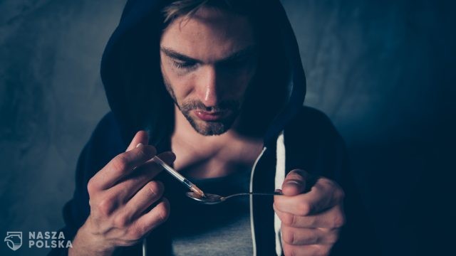 Polacy znaleźli związek, który może być pomocny w łagodzeniu objawów uzależnienia od morfiny