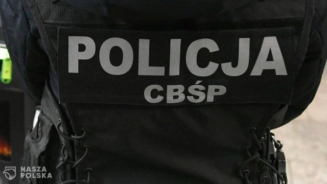 Policjanci CBŚP rozbili gang handlujący lekami; wśród zatrzymanych dwóch funkcjonariuszy