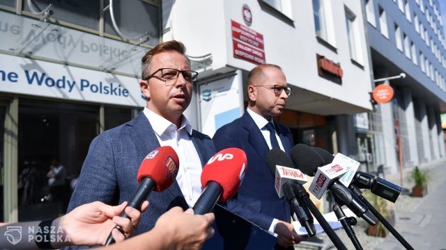 Parlamentarzyści KO rozpoczęli kontrole poselskie dot. katastrofy ekologicznej w Odrze