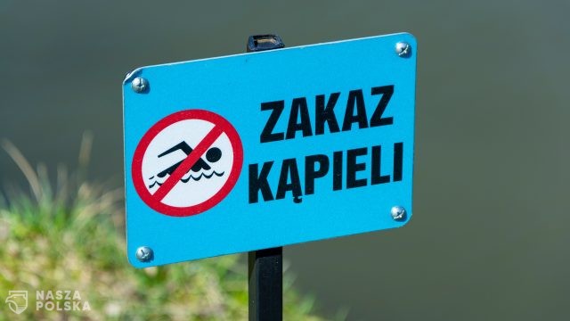 Sanepid: na dwóch kąpieliskach nad jeziorami woda niezdatna do kąpieli
