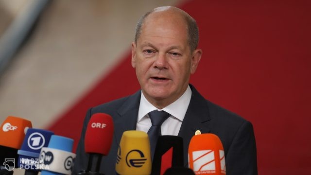 Kanclerz Niemiec opowiada się przeciwko Polsce w sporze z Komisją Europejską
