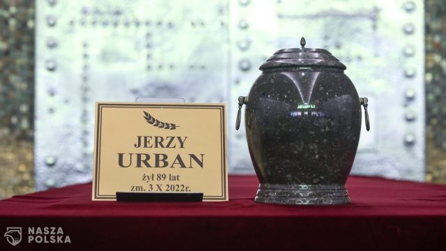 Na Powązkach Wojskowych odbył się pogrzeb Jerzego Urbana