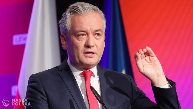 Biedroń o nagrodzie Kongresu Kobiet dla szefa PO: oburzające, przez lata rząd Tuska nie realizował postulatów kobiet