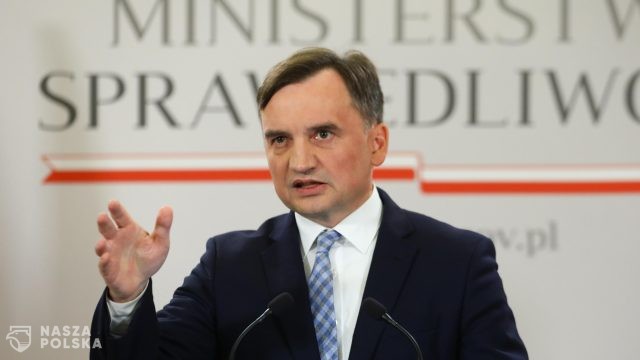 Prokurator Generalny przeciwko unijnemu zakazowi samochodów spalinowych