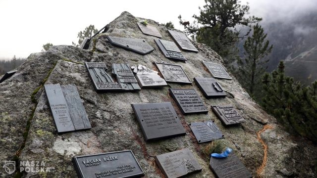 Tatry: ratownicy i przewodnicy tatrzańscy pamiętają o zmarłych w górach