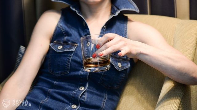 W Polsce mamy 500-600 tys. kobiet z problemem alkoholowym