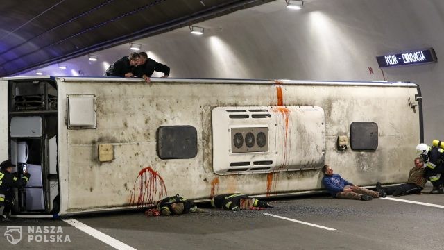 Ćwiczenia służb w nowym tunelu na Zakopiance; otwarcie prawdopodobnie w sobotę