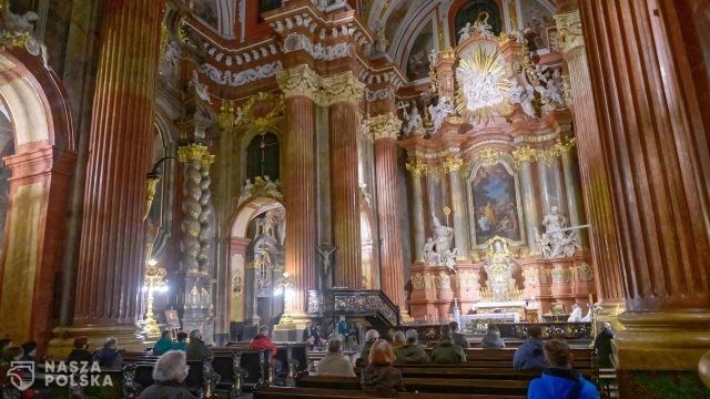 W Kościele katolickim w niedzielę rozpoczyna się adwent