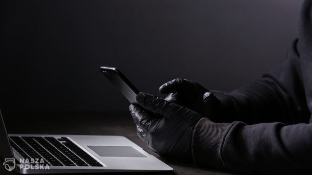 Policja ostrzega: uwaga na oszustów podających się za policjantów lub członków rodziny
