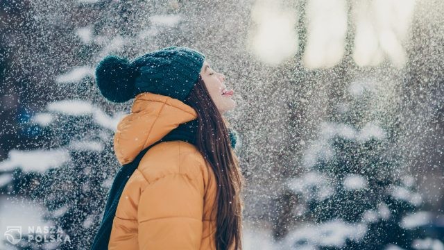 Spacery w śnieżnym krajobrazie zwiększają zadowolenie z własnego ciała