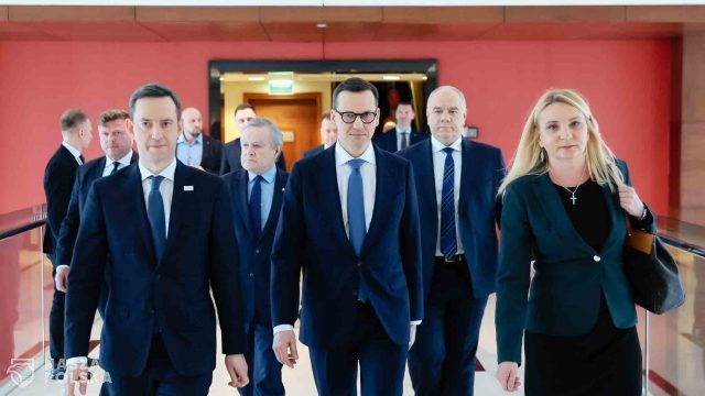 Premier: samorząd i rząd to są dwa płuca tej samej władzy publicznej