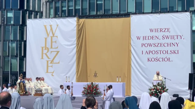 Biskupi w Boże Ciało mówili o jedności, przebaczaniu i trwaniu w wierze